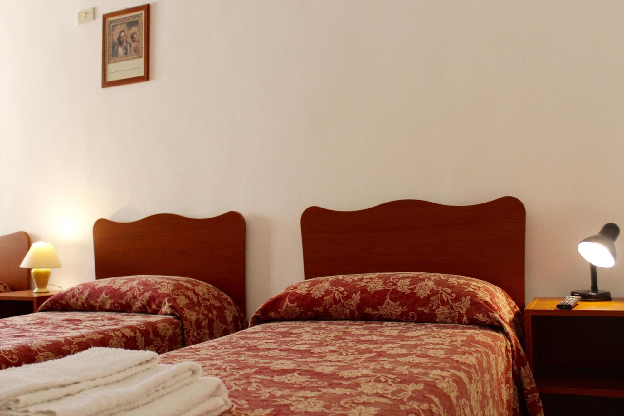 Albergo Del Santuario Santa Maria di Leuca Exterior foto